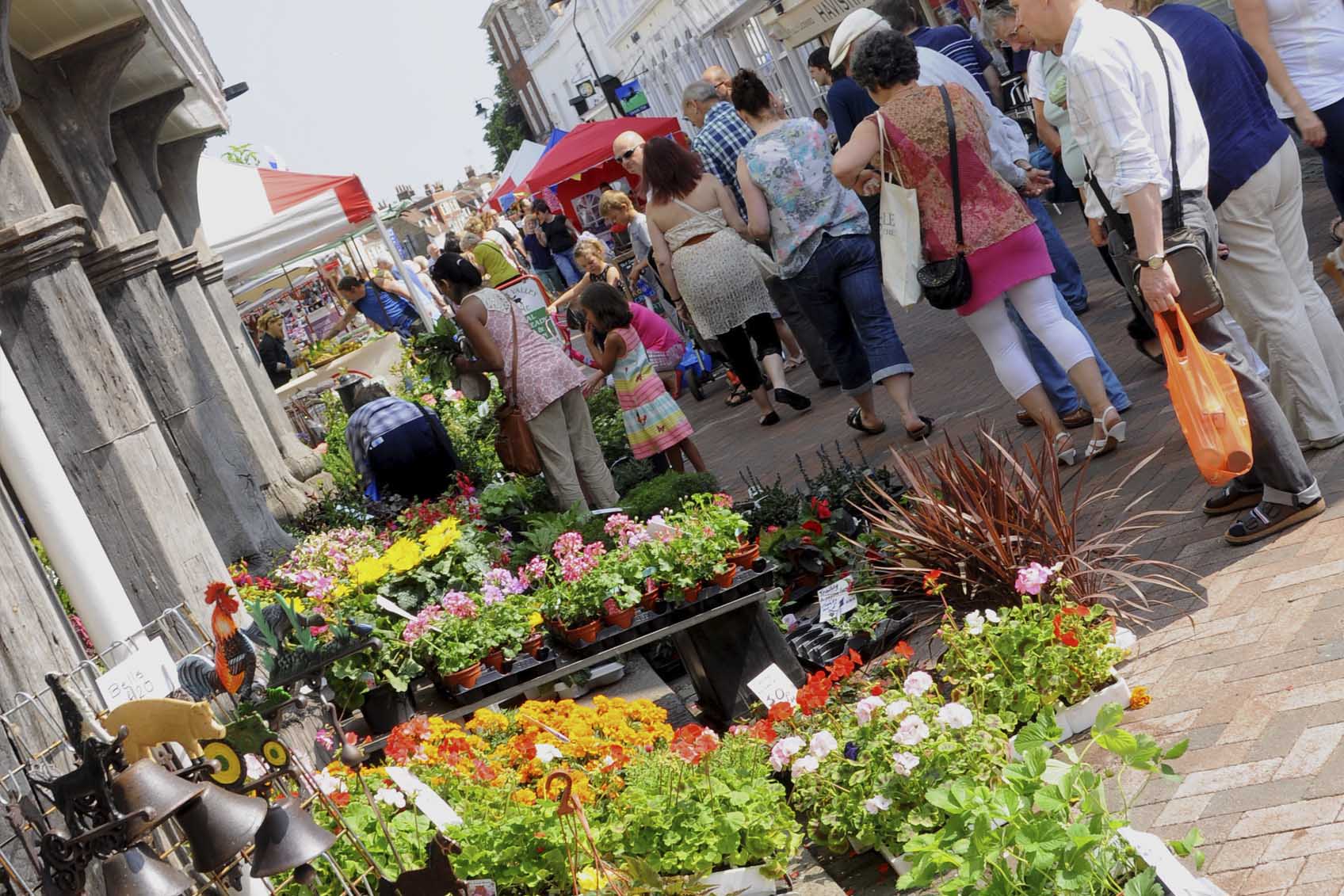 People by a flower market