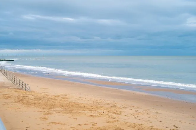Ramsgate Sands beach next to the ocean